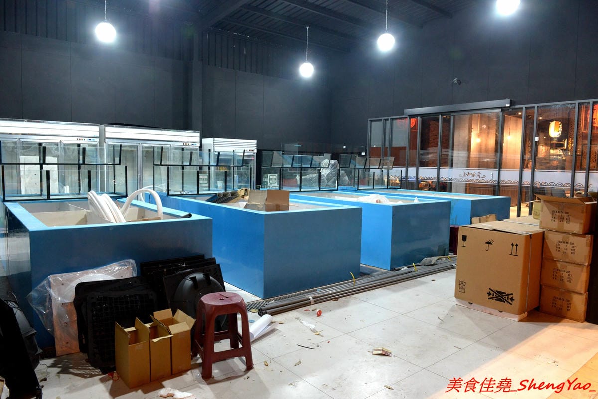 [台中沙鹿]上和水產 – 梧棲海港城新品牌餐廳,結合海鮮超市與日式料理餐廳,店家裝潢氣派,平板觸控點餐,餐點食材新鮮,價位中上,宇良食和成都川菜館的對面。