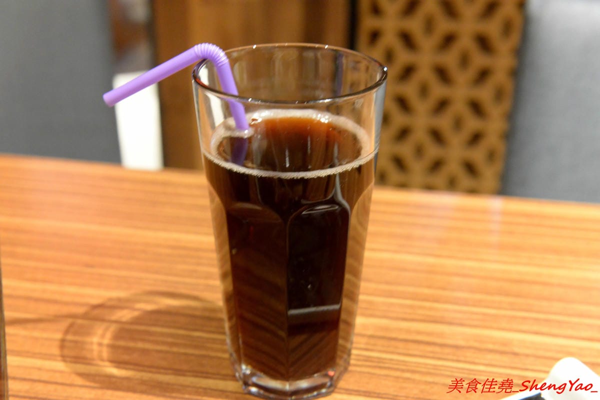 [台中沙鹿]上和水產 – 梧棲海港城新品牌餐廳,結合海鮮超市與日式料理餐廳,店家裝潢氣派,平板觸控點餐,餐點食材新鮮,價位中上,宇良食和成都川菜館的對面。