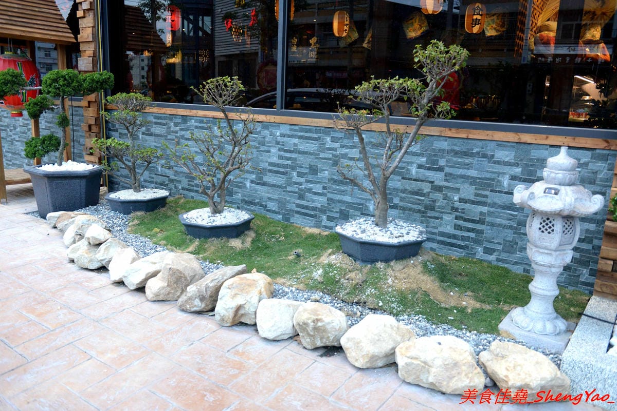 [台中沙鹿]上和水產 – 梧棲海港城新品牌餐廳,結合海鮮超市與日式料理餐廳,店家裝潢氣派,平板觸控點餐,餐點食材新鮮,價位中上,宇良食和成都川菜館的對面。