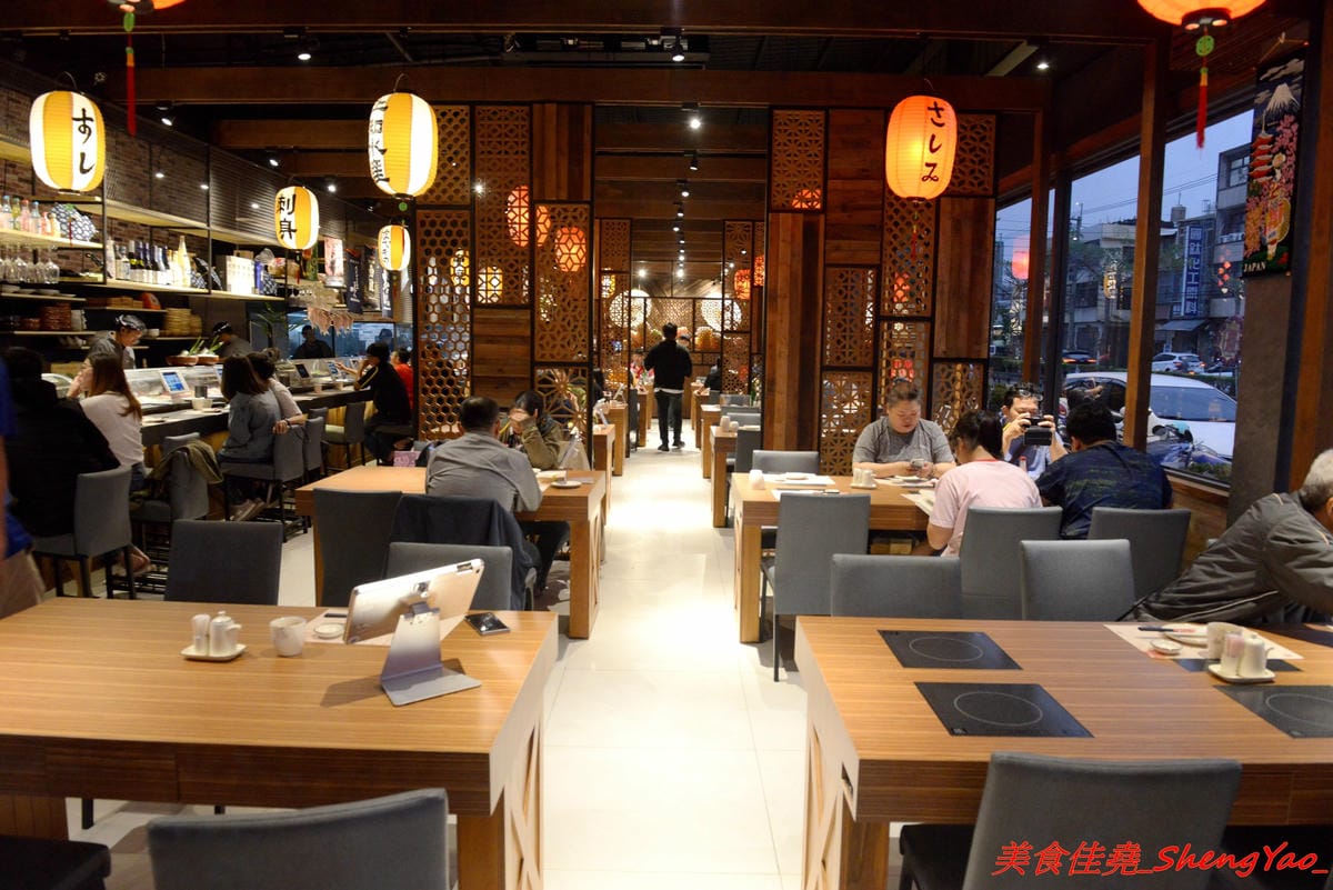 [台中沙鹿]上和水產 – 梧棲海港城新品牌餐廳,結合海鮮超市與日式料理餐廳,店家裝潢氣派,平板觸控點餐,餐點食材新鮮,價位中上,宇良食和成都川菜館的對面。