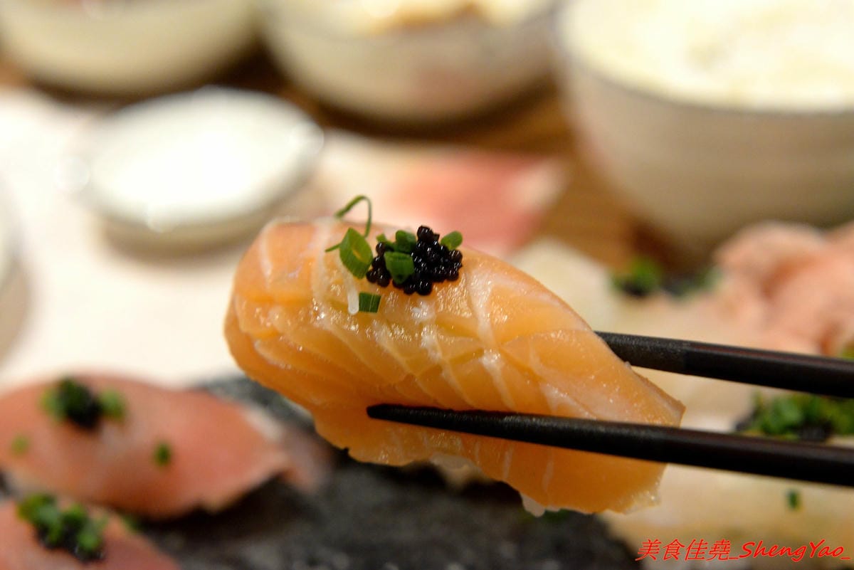 [台中沙鹿]上和水產 – 梧棲海港城新品牌餐廳,結合海鮮超市與日式料理餐廳,店家裝潢氣派,平板觸控點餐,餐點食材新鮮,價位中上,宇良食和成都川菜館的對面。