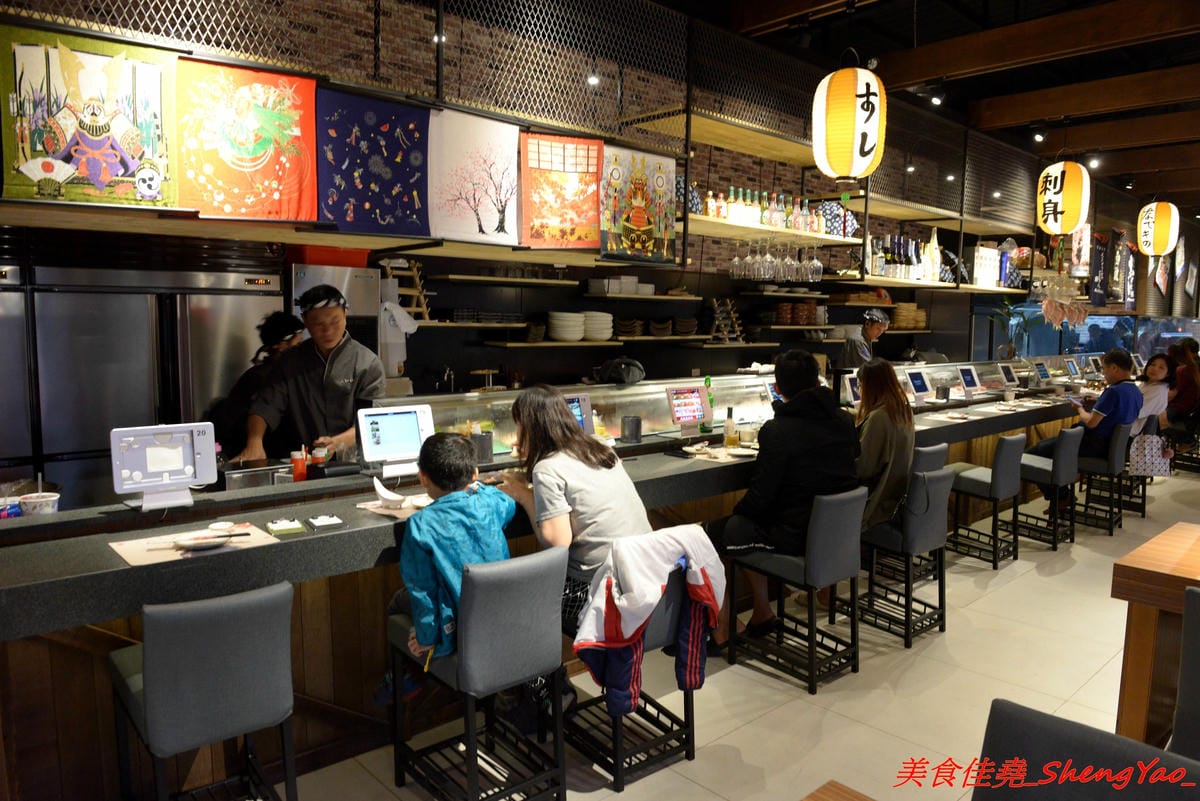 [台中沙鹿]上和水產 – 梧棲海港城新品牌餐廳,結合海鮮超市與日式料理餐廳,店家裝潢氣派,平板觸控點餐,餐點食材新鮮,價位中上,宇良食和成都川菜館的對面。
