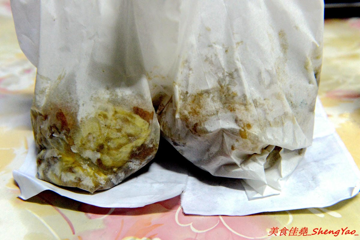 [台中沙鹿]饗炸 炸物食堂 – 營業到凌晨一點半的炸物專賣店,平價價位,炸物有經過脫油,還不錯吃,特色是可以加醬,醬汁口味獨特,建議必加,大推黃金炸豆腐和高麗菜,配飯配酒超搭。(已歇業)