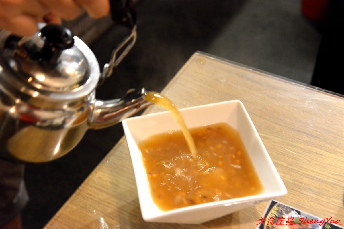 [台中沙鹿]合禾町 日式料理 – 隱藏在黃昏市場內的優質平價日式料理,餐點略帶創意,價位不貴,裏頭用餐環境弄得用心,還有冷氣可吹,吃東西好舒適,讓人完全忘了這是在黃昏市場裡面。