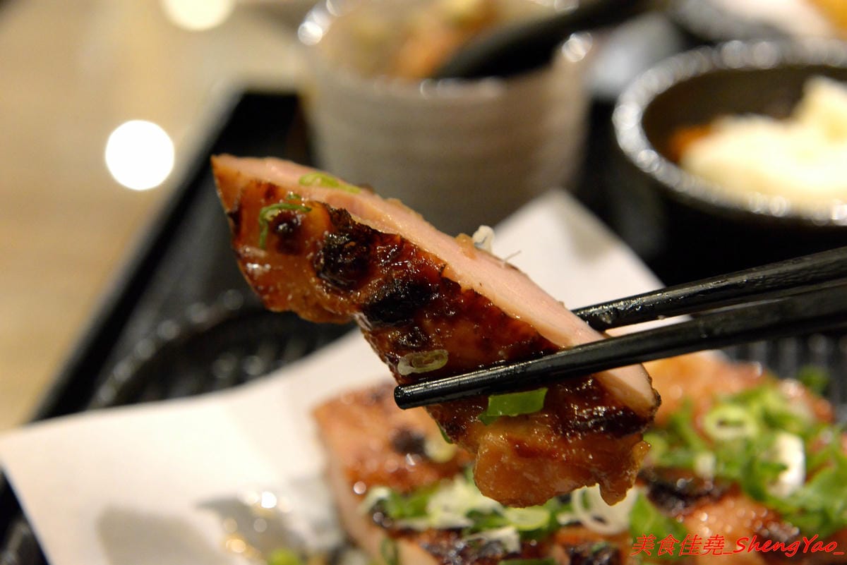[台中沙鹿]合禾町 日式料理 – 隱藏在黃昏市場內的優質平價日式料理,餐點略帶創意,價位不貴,裏頭用餐環境弄得用心,還有冷氣可吹,吃東西好舒適,讓人完全忘了這是在黃昏市場裡面。