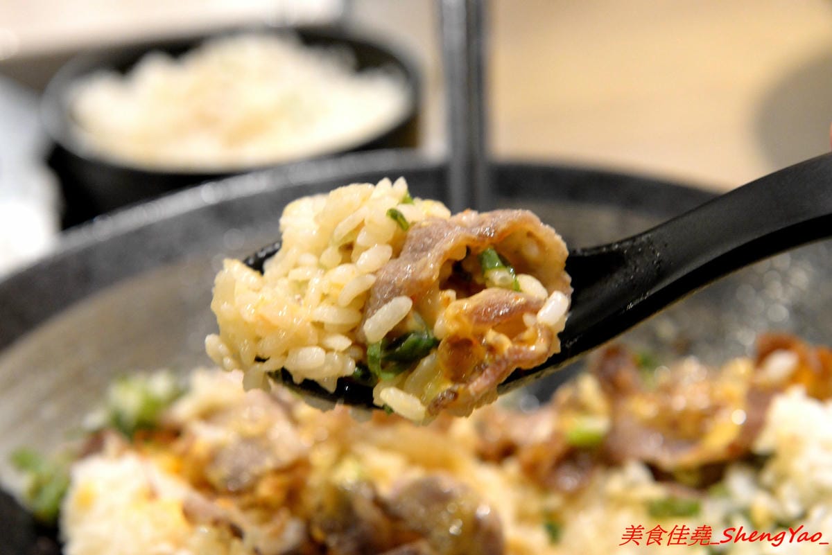 [台中沙鹿]合禾町 日式料理 – 隱藏在黃昏市場內的優質平價日式料理,餐點略帶創意,價位不貴,裏頭用餐環境弄得用心,還有冷氣可吹,吃東西好舒適,讓人完全忘了這是在黃昏市場裡面。