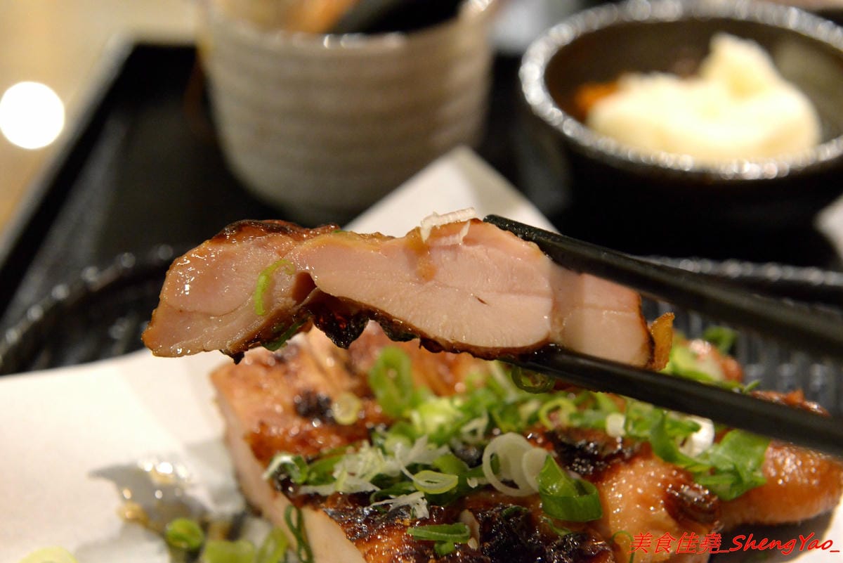 [台中沙鹿]合禾町 日式料理 – 隱藏在黃昏市場內的優質平價日式料理,餐點略帶創意,價位不貴,裏頭用餐環境弄得用心,還有冷氣可吹,吃東西好舒適,讓人完全忘了這是在黃昏市場裡面。