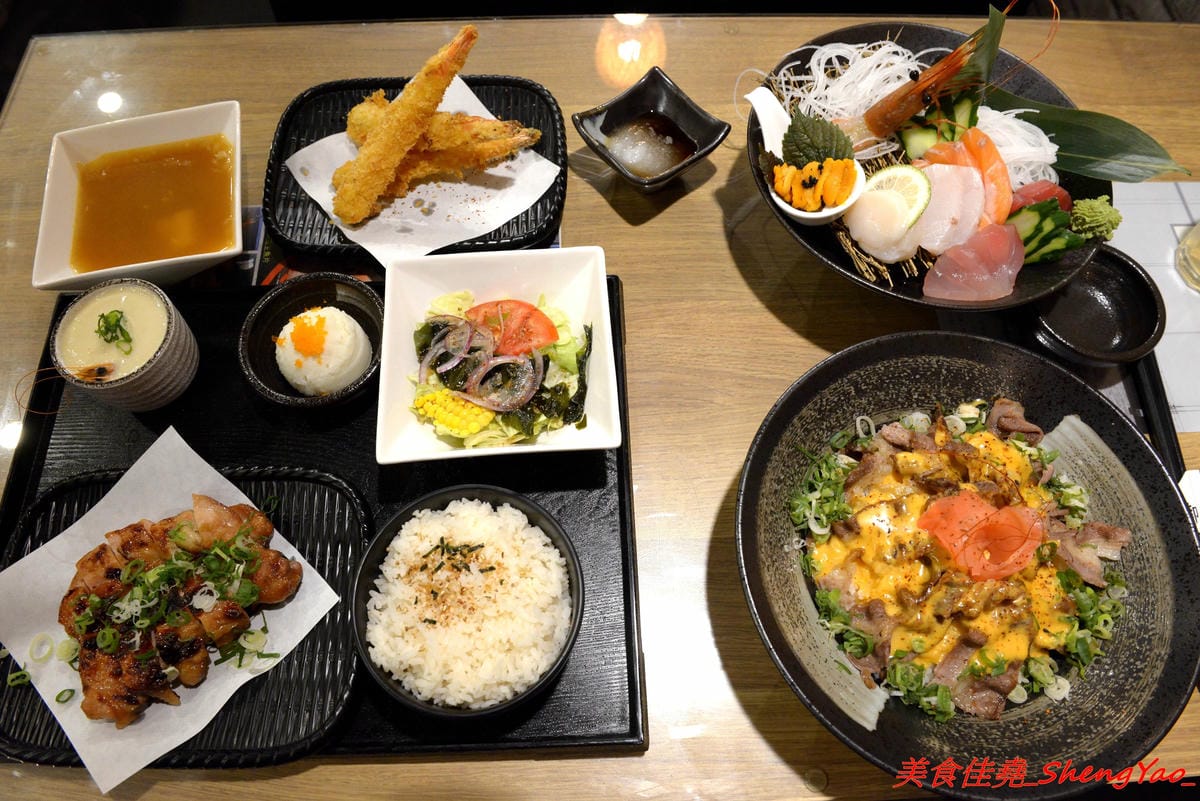 [台中沙鹿]合禾町 日式料理 – 隱藏在黃昏市場內的優質平價日式料理,餐點略帶創意,價位不貴,裏頭用餐環境弄得用心,還有冷氣可吹,吃東西好舒適,讓人完全忘了這是在黃昏市場裡面。