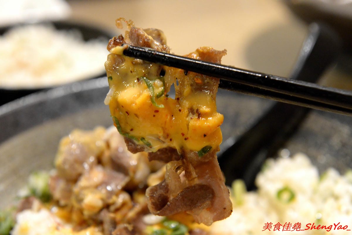 [台中沙鹿]合禾町 日式料理 – 隱藏在黃昏市場內的優質平價日式料理,餐點略帶創意,價位不貴,裏頭用餐環境弄得用心,還有冷氣可吹,吃東西好舒適,讓人完全忘了這是在黃昏市場裡面。