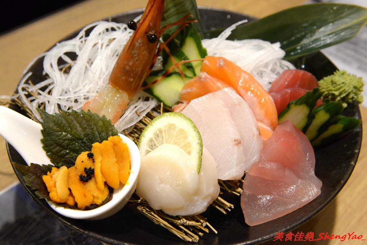 [台中沙鹿]合禾町 日式料理 – 隱藏在黃昏市場內的優質平價日式料理,餐點略帶創意,價位不貴,裏頭用餐環境弄得用心,還有冷氣可吹,吃東西好舒適,讓人完全忘了這是在黃昏市場裡面。