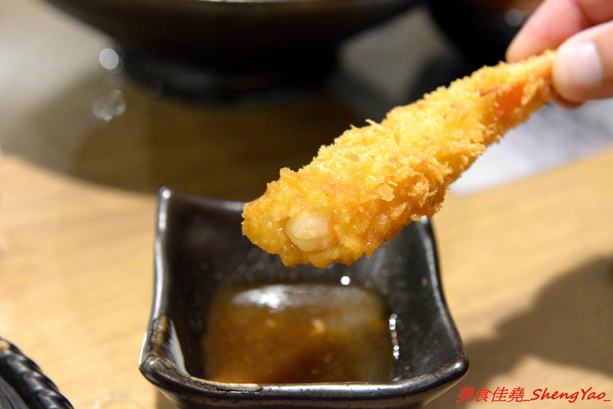[台中沙鹿]合禾町 日式料理 – 隱藏在黃昏市場內的優質平價日式料理,餐點略帶創意,價位不貴,裏頭用餐環境弄得用心,還有冷氣可吹,吃東西好舒適,讓人完全忘了這是在黃昏市場裡面。