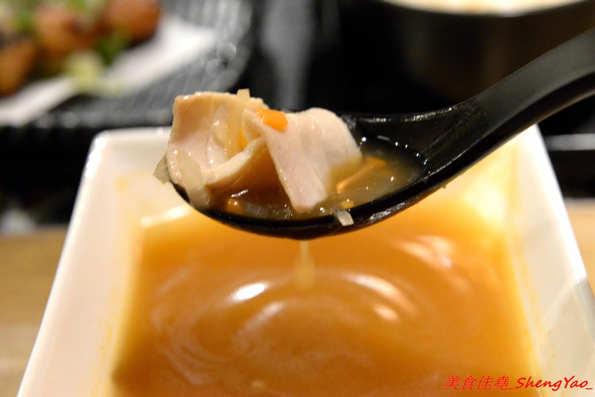 [台中沙鹿]合禾町 日式料理 – 隱藏在黃昏市場內的優質平價日式料理,餐點略帶創意,價位不貴,裏頭用餐環境弄得用心,還有冷氣可吹,吃東西好舒適,讓人完全忘了這是在黃昏市場裡面。