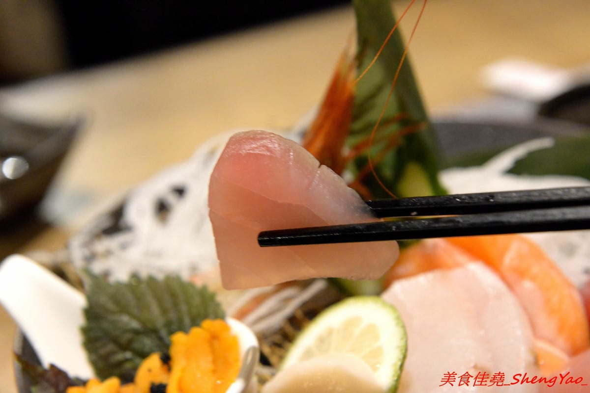 [台中沙鹿]合禾町 日式料理 – 隱藏在黃昏市場內的優質平價日式料理,餐點略帶創意,價位不貴,裏頭用餐環境弄得用心,還有冷氣可吹,吃東西好舒適,讓人完全忘了這是在黃昏市場裡面。