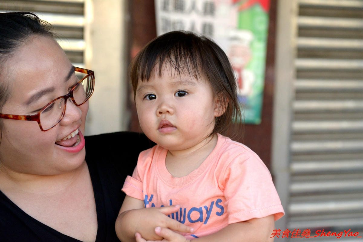 [台中沙鹿]老吳私房烘焙 – 網路烘焙坊實體攤位,老闆是甜點烘焙師傅,具豐富烘焙經驗,主打布朗尼鯛魚燒,口味特別,用料實在,大推珍珠奶茶口味,另外他們的奶香芙蓉塔也超好吃。