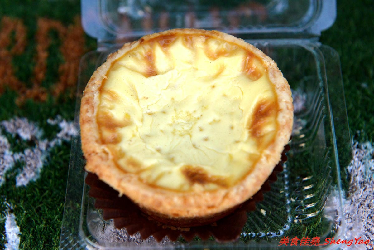 [台中沙鹿]老吳私房烘焙 – 網路烘焙坊實體攤位,老闆是甜點烘焙師傅,具豐富烘焙經驗,主打布朗尼鯛魚燒,口味特別,用料實在,大推珍珠奶茶口味,另外他們的奶香芙蓉塔也超好吃。