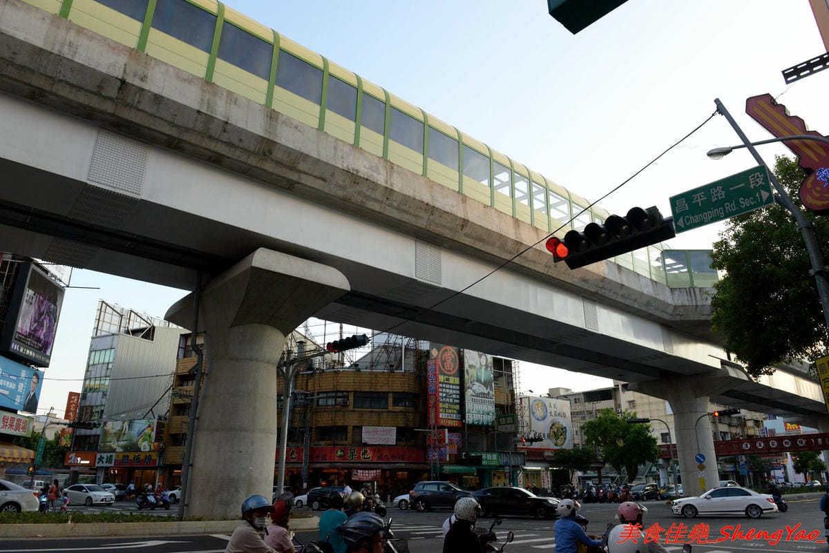 [台中北屯]胖子逃跑 厚切排骨專賣 – 北屯微文青風便當店,主打厚切排骨,主菜都很有水準很好吃,配菜稍嫌普通,大大推薦香蔥瓜仔肉。