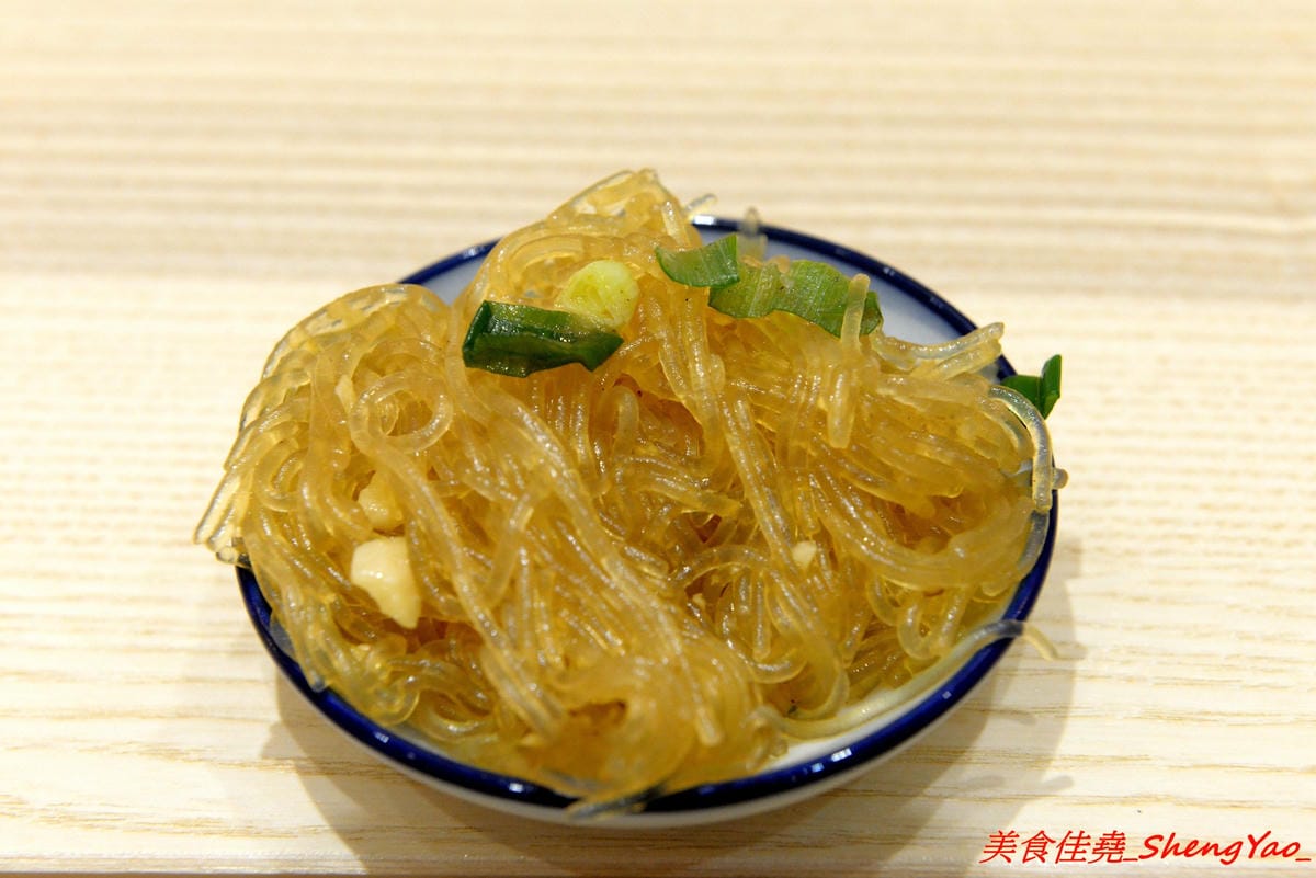 [台中北屯]胖子逃跑 厚切排骨專賣 – 北屯微文青風便當店,主打厚切排骨,主菜都很有水準很好吃,配菜稍嫌普通,大大推薦香蔥瓜仔肉。