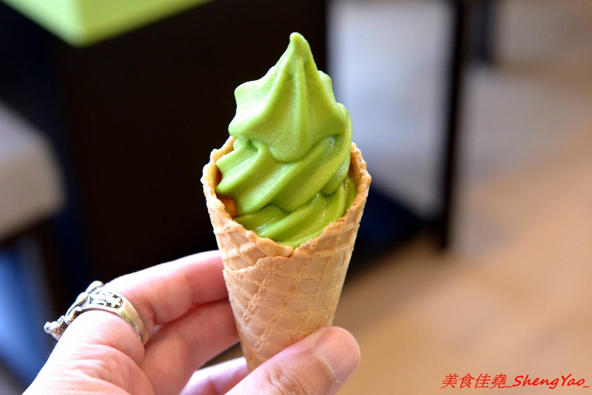 [台中沙鹿]鍋賣局 – 一鍋一世界,用火鍋環遊世界,主打20種世界各國特色鍋物,價格平均150元相當平價,店內的自助吧豐富齊全,霜淇淋好好吃 !!(已歇業)