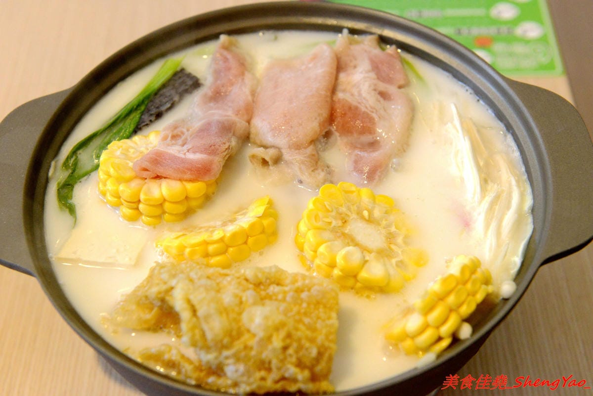 [台中沙鹿]鍋賣局 – 一鍋一世界,用火鍋環遊世界,主打20種世界各國特色鍋物,價格平均150元相當平價,店內的自助吧豐富齊全,霜淇淋好好吃 !!(已歇業)
