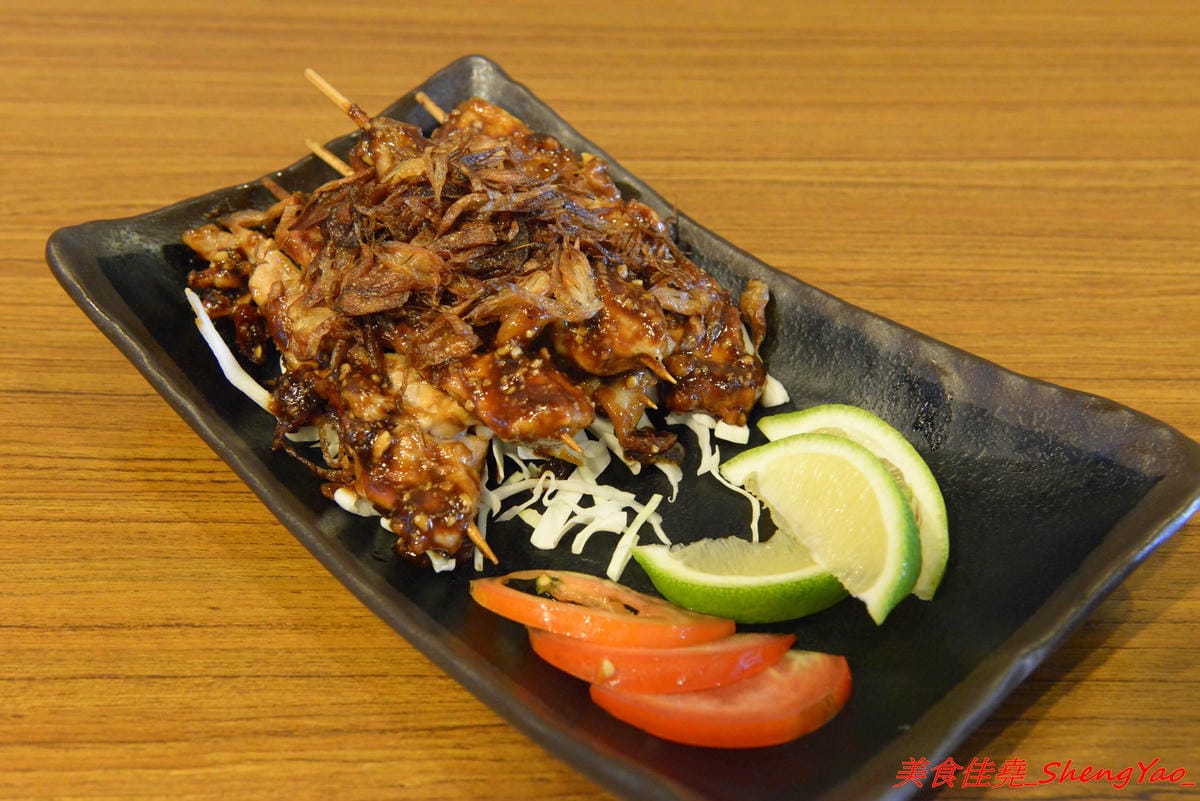 [台中北區]泰泰248烤肉飯涼麵 – 泰泰涼麵搬家囉,改成主打烤肉飯,涼麵變成夏季限定,店家的烤肉超好吃,印尼友人傳授的烤沙嗲更是必點,涼麵同時也推出完全客製化,大胃王可以來挑戰他們的暴盛