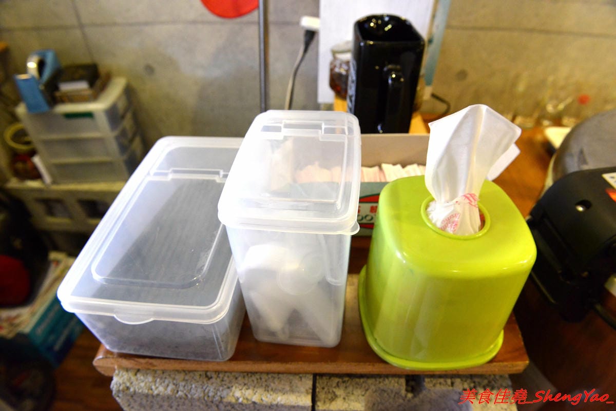 [台中北區]泰泰248烤肉飯涼麵 – 泰泰涼麵搬家囉,改成主打烤肉飯,涼麵變成夏季限定,店家的烤肉超好吃,印尼友人傳授的烤沙嗲更是必點,涼麵同時也推出完全客製化,大胃王可以來挑戰他們的暴盛