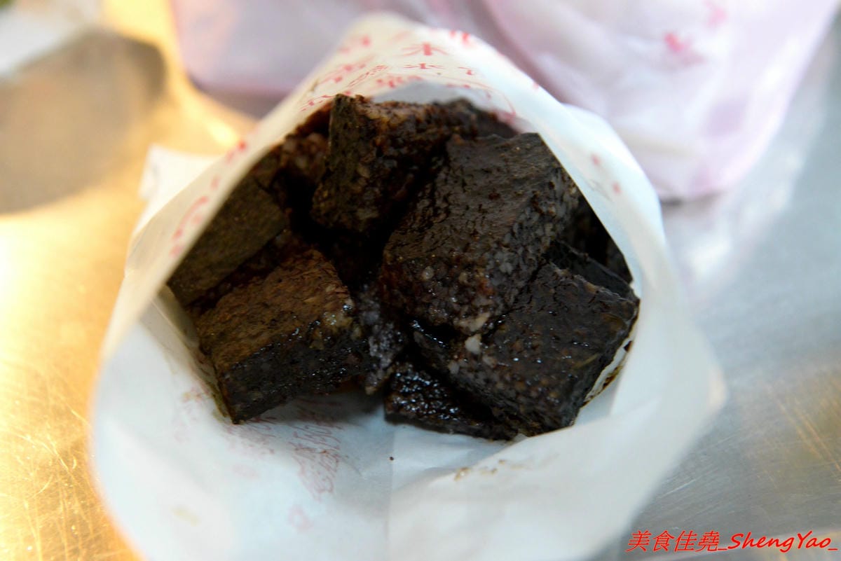 [台中清水]海線仙口味香腸 – 台中海線祖師爺級的烤香腸米腸,清水當地賣了超過20年,口味特別,許多老顧客都是從小吃到大。除了大腸包小腸外,超級大推烤粉腸和肉貢丸。