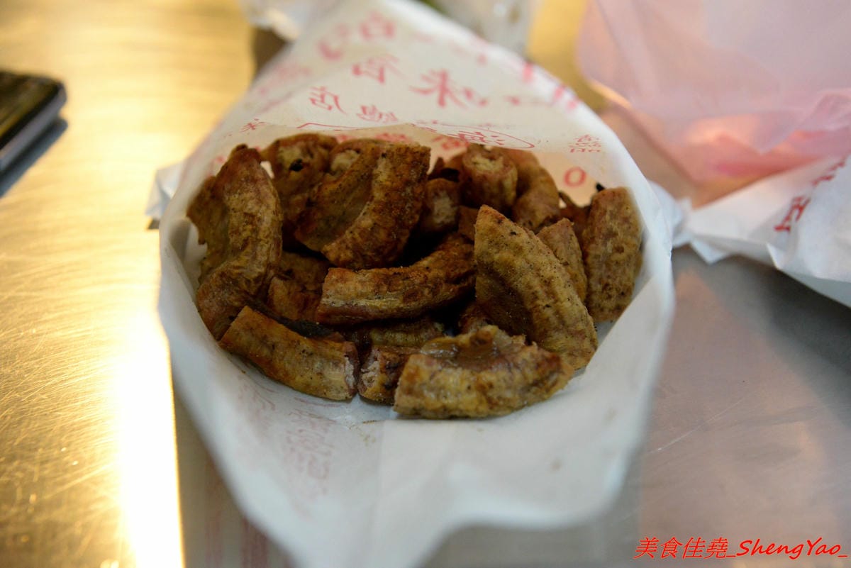 [台中清水]海線仙口味香腸 – 台中海線祖師爺級的烤香腸米腸,清水當地賣了超過20年,口味特別,許多老顧客都是從小吃到大。除了大腸包小腸外,超級大推烤粉腸和肉貢丸。