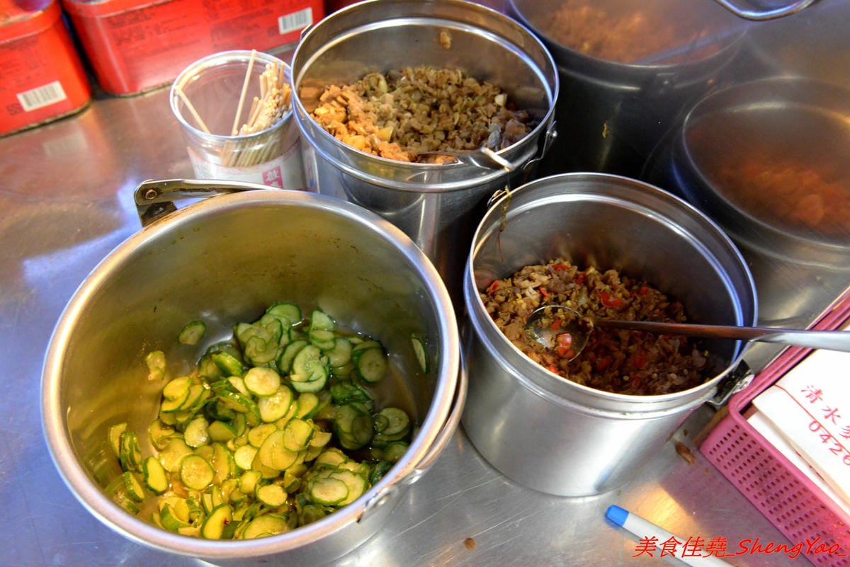 [台中清水]海線仙口味香腸 – 台中海線祖師爺級的烤香腸米腸,清水當地賣了超過20年,口味特別,許多老顧客都是從小吃到大。除了大腸包小腸外,超級大推烤粉腸和肉貢丸。