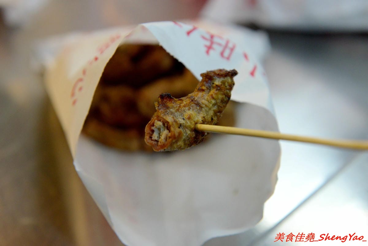 [台中清水]海線仙口味香腸 – 台中海線祖師爺級的烤香腸米腸,清水當地賣了超過20年,口味特別,許多老顧客都是從小吃到大。除了大腸包小腸外,超級大推烤粉腸和肉貢丸。