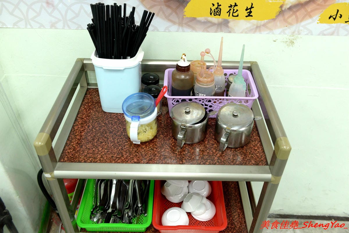 [台中大雅]武漢熱乾麵 – 台中罕見的特色口味麵食店,老闆是來自大陸武漢的姊妹花三人,店內麵食種類多樣化,味道很特別,吃過後讓人印象深刻。