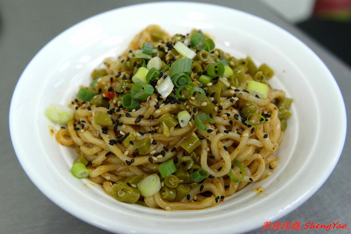 [台中大雅]武漢熱乾麵 – 台中罕見的特色口味麵食店,老闆是來自大陸武漢的姊妹花三人,店內麵食種類多樣化,味道很特別,吃過後讓人印象深刻。