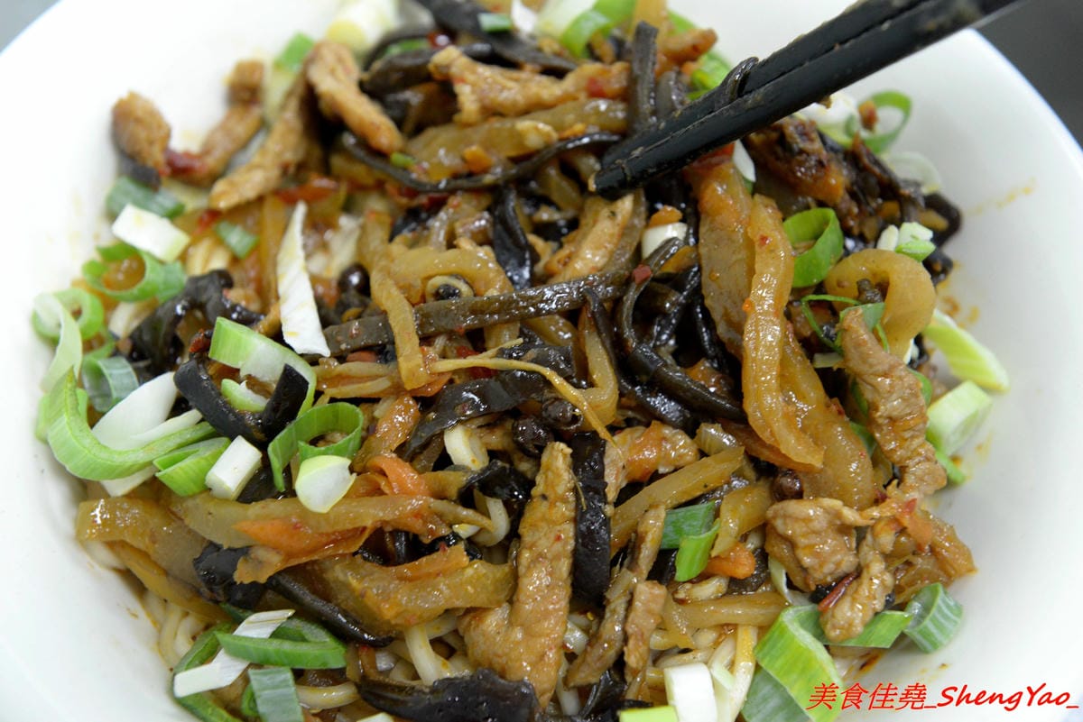 [台中大雅]武漢熱乾麵 – 台中罕見的特色口味麵食店,老闆是來自大陸武漢的姊妹花三人,店內麵食種類多樣化,味道很特別,吃過後讓人印象深刻。
