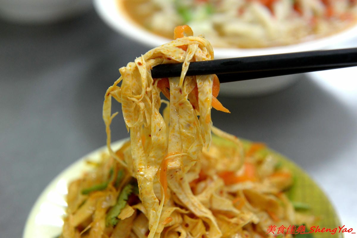 [台中大雅]武漢熱乾麵 – 台中罕見的特色口味麵食店,老闆是來自大陸武漢的姊妹花三人,店內麵食種類多樣化,味道很特別,吃過後讓人印象深刻。