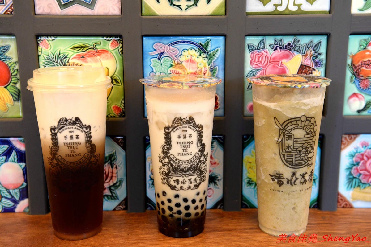 [台中清水]清水茶香 – 清水在地25年歷史手搖茶店重新開店,復古裝潢超有特色,好多個點都很適合拍照打卡,連飲料杯都美到不行,飲品價格超便宜,還有20元的,大推人氣王綠豆沙,店內正妹員工很吸