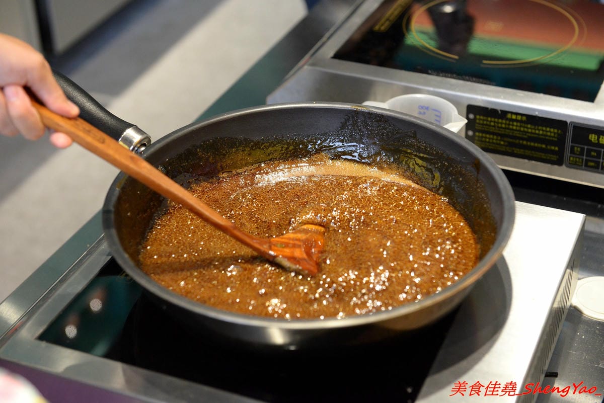 [台中清水]清水茶香 – 清水在地25年歷史手搖茶店重新開店,復古裝潢超有特色,好多個點都很適合拍照打卡,連飲料杯都美到不行,飲品價格超便宜,還有20元的,大推人氣王綠豆沙,店內正妹員工很吸