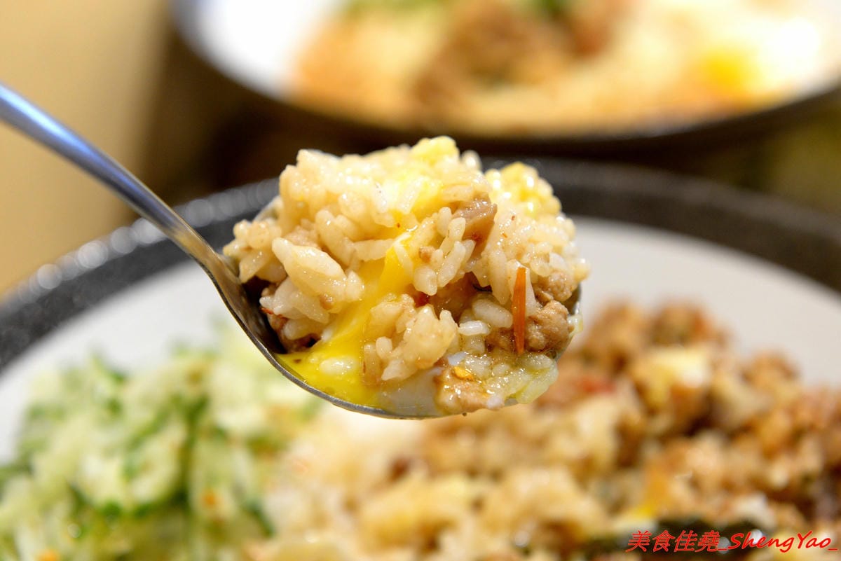 [台中沙鹿]碗美麵舖 二訪 – 沙鹿IG打卡特色麵店,新菜單根島生態蝦蝦麵 VS 大龍蝦麵霸氣登場 !! 大推大龍蝦湯麵,半隻大龍蝦搭配上超豐富配料和特色湯頭,份量超大一碗,300元出頭就能吃到。(已歇