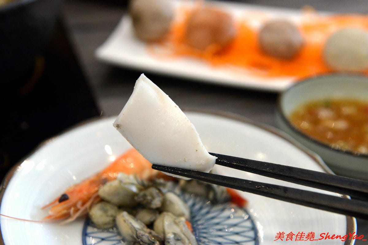[台中沙鹿]覓鍋物 -沙鹿自創品牌鍋物,靜宜商圈上最大間最氣派的餐廳,鍋物價位一般,食材新鮮,肉盤夠份量又好吃,整個吃完很有飽足感,6/21-6/26試賣期間臉書打卡留言就送價值120元的肉盤。