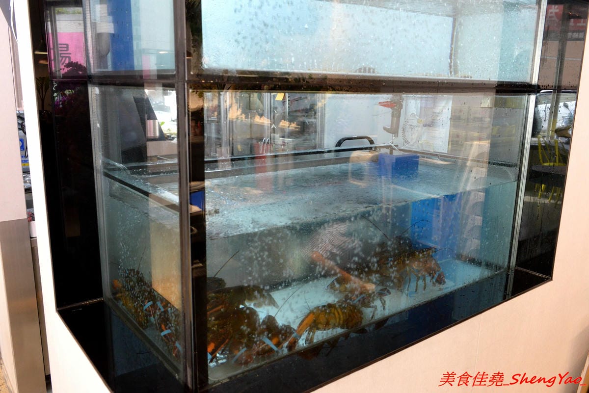 [台中沙鹿]覓鍋物 -沙鹿自創品牌鍋物,靜宜商圈上最大間最氣派的餐廳,鍋物價位一般,食材新鮮,肉盤夠份量又好吃,整個吃完很有飽足感,6/21-6/26試賣期間臉書打卡留言就送價值120元的肉盤。