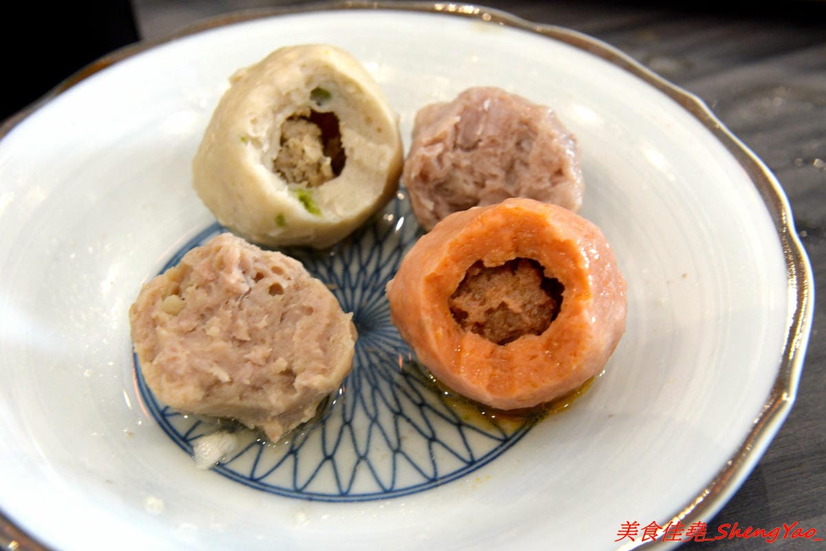 [台中沙鹿]覓鍋物 -沙鹿自創品牌鍋物,靜宜商圈上最大間最氣派的餐廳,鍋物價位一般,食材新鮮,肉盤夠份量又好吃,整個吃完很有飽足感,6/21-6/26試賣期間臉書打卡留言就送價值120元的肉盤。