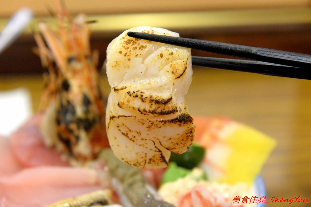 [台中北區]森川丼丼 – 美食節目推薦過的高雄人氣日式料理店來台中開店了,主打丼飯類,外觀浮誇彭湃好吸睛,整體價位不算太貴,丼飯內用還可以免費加飯,店內日式老宅風格裝潢超有特色,氣氛非
