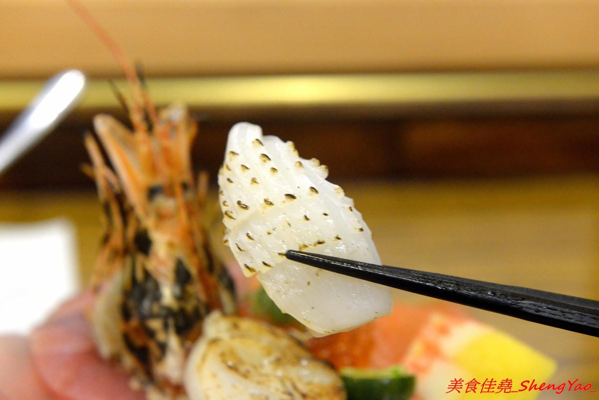 [台中北區]森川丼丼 – 美食節目推薦過的高雄人氣日式料理店來台中開店了,主打丼飯類,外觀浮誇彭湃好吸睛,整體價位不算太貴,丼飯內用還可以免費加飯,店內日式老宅風格裝潢超有特色,氣氛非