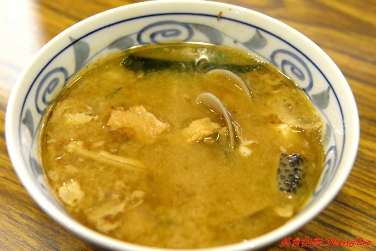 [台中北區]森川丼丼 – 美食節目推薦過的高雄人氣日式料理店來台中開店了,主打丼飯類,外觀浮誇彭湃好吸睛,整體價位不算太貴,丼飯內用還可以免費加飯,店內日式老宅風格裝潢超有特色,氣氛非