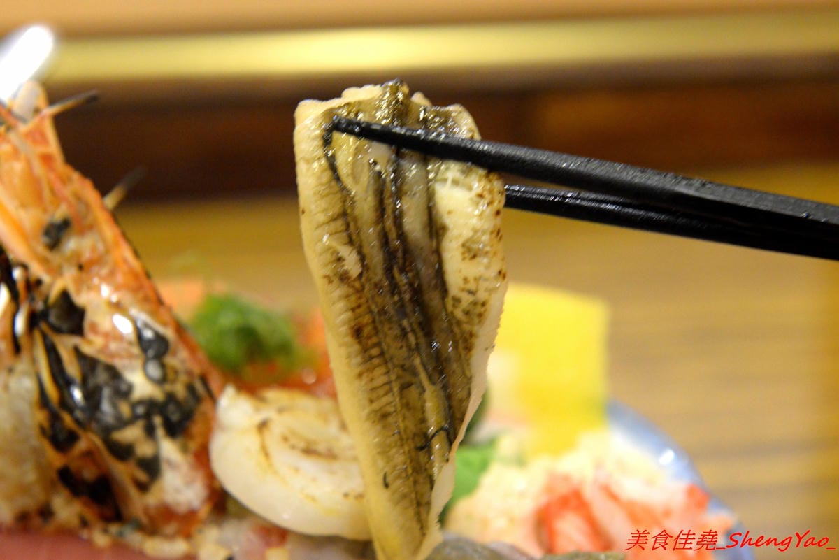 [台中北區]森川丼丼 – 美食節目推薦過的高雄人氣日式料理店來台中開店了,主打丼飯類,外觀浮誇彭湃好吸睛,整體價位不算太貴,丼飯內用還可以免費加飯,店內日式老宅風格裝潢超有特色,氣氛非