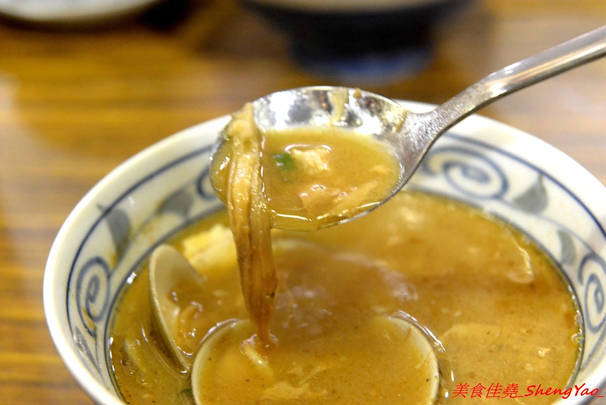 [台中北區]森川丼丼 – 美食節目推薦過的高雄人氣日式料理店來台中開店了,主打丼飯類,外觀浮誇彭湃好吸睛,整體價位不算太貴,丼飯內用還可以免費加飯,店內日式老宅風格裝潢超有特色,氣氛非