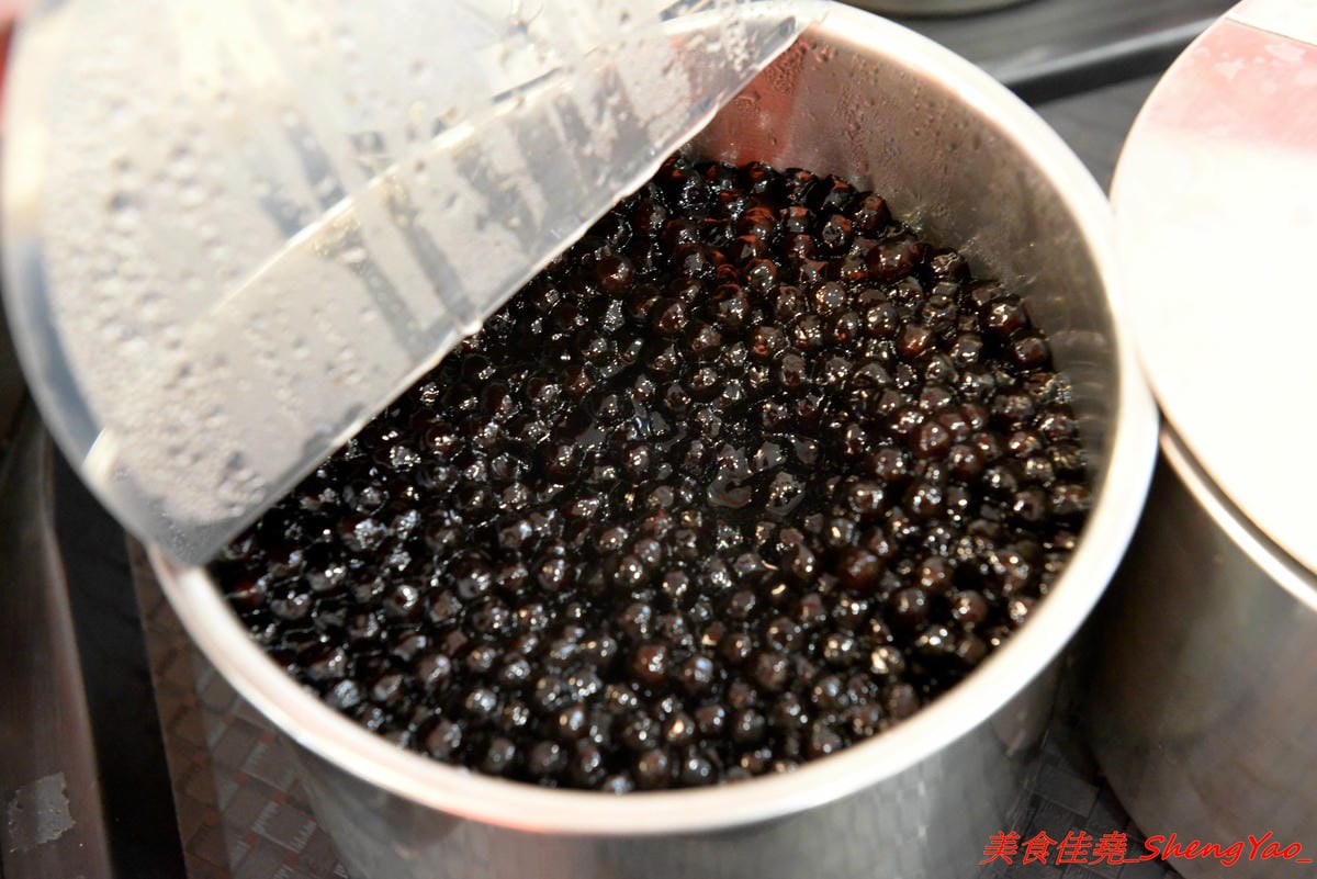 [台中沙鹿]清一色牛肉麵 – 沙鹿也有清一色牛肉麵了,內用免費加麵加湯無限次數,還有珍珠奶茶喝到飽,省錢學生族的愛店,推薦牛肉麵,還不錯吃。(已歇業)