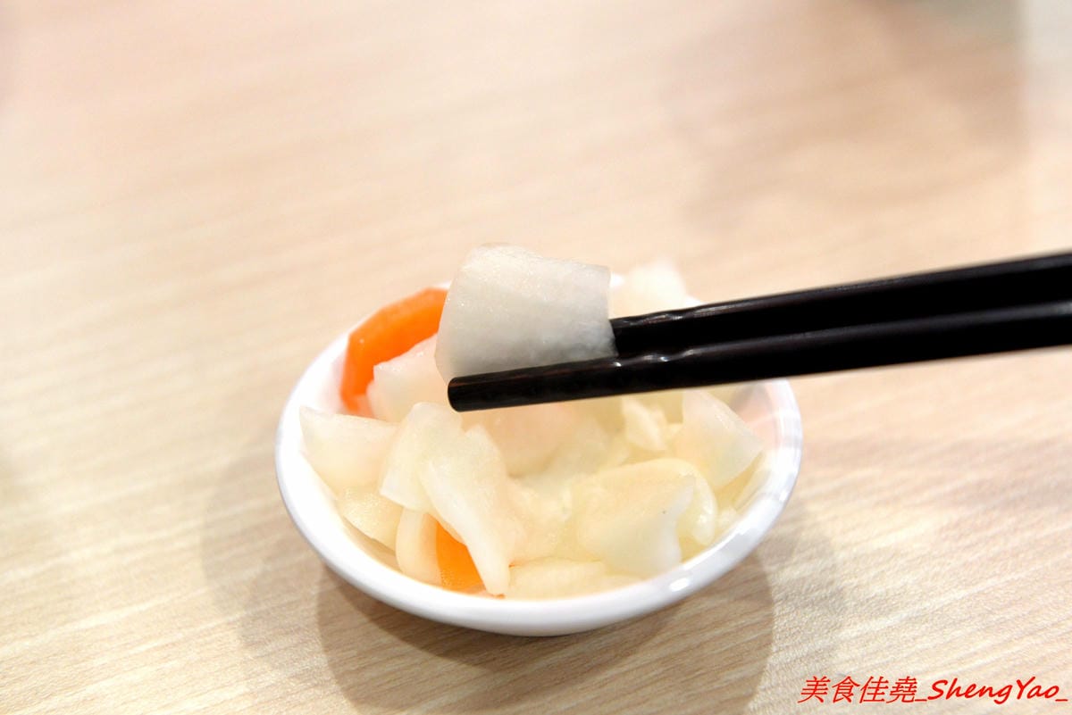 [台中沙鹿]清一色牛肉麵 – 沙鹿也有清一色牛肉麵了,內用免費加麵加湯無限次數,還有珍珠奶茶喝到飽,省錢學生族的愛店,推薦牛肉麵,還不錯吃。(已歇業)