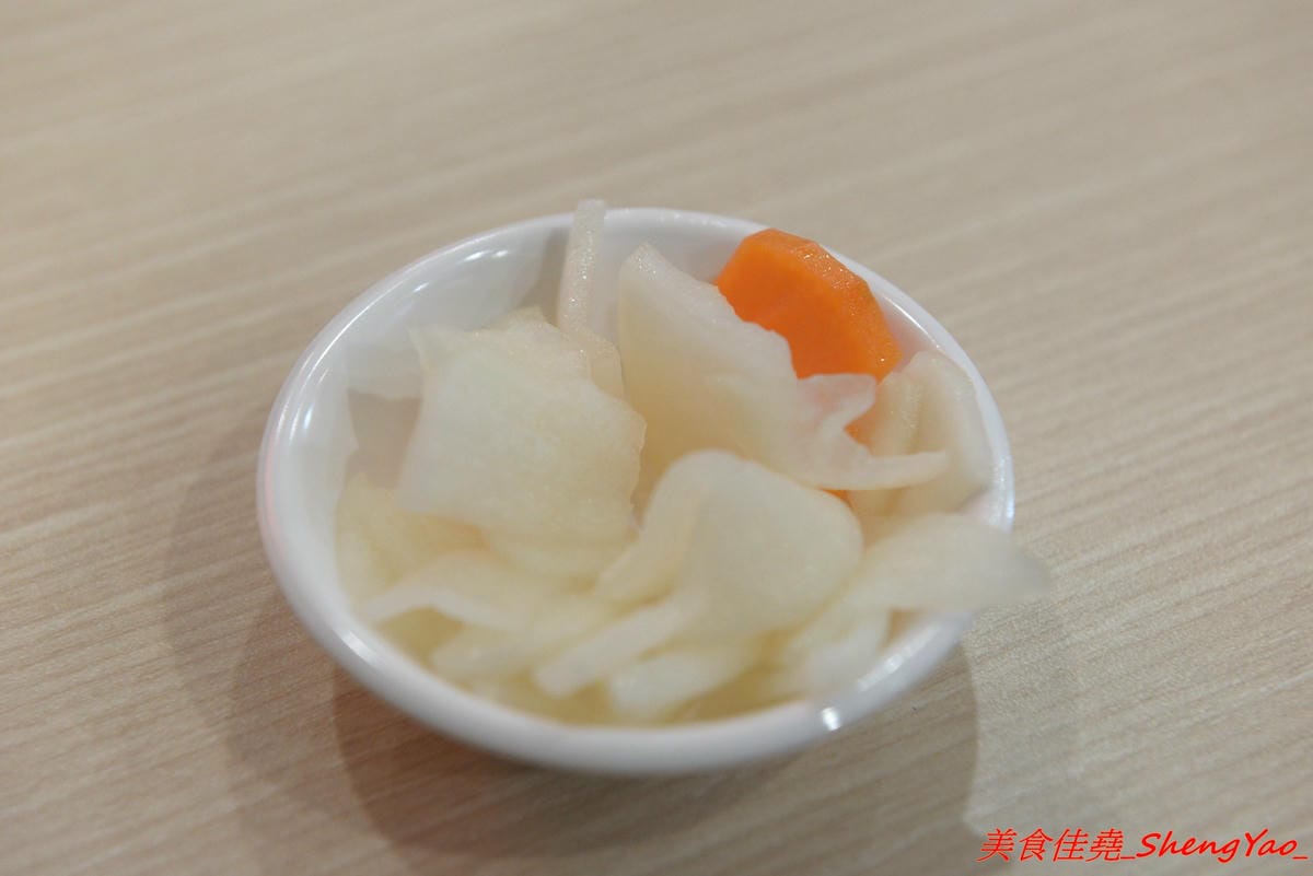 [台中沙鹿]清一色牛肉麵 – 沙鹿也有清一色牛肉麵了,內用免費加麵加湯無限次數,還有珍珠奶茶喝到飽,省錢學生族的愛店,推薦牛肉麵,還不錯吃。(已歇業)