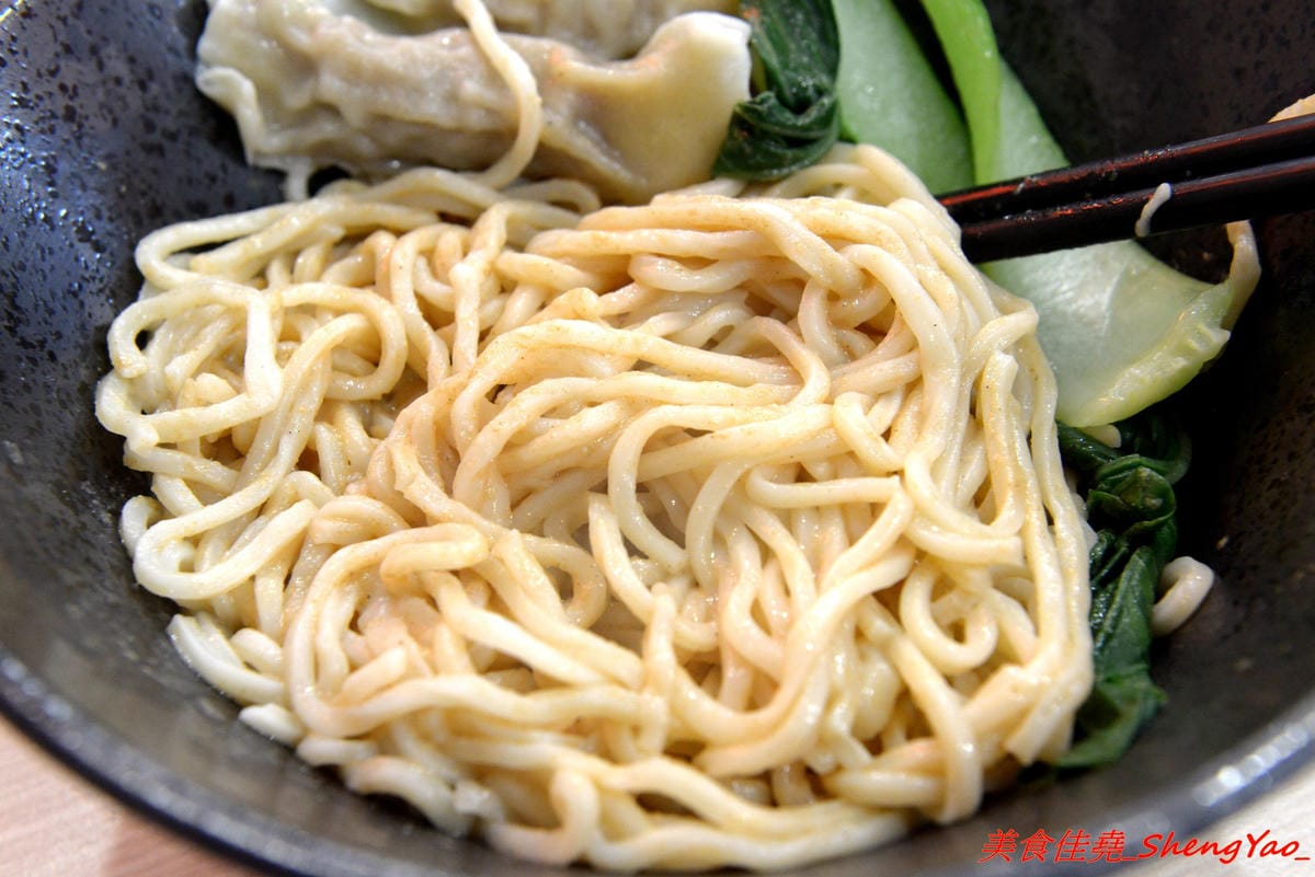 [台中沙鹿]清一色牛肉麵 – 沙鹿也有清一色牛肉麵了,內用免費加麵加湯無限次數,還有珍珠奶茶喝到飽,省錢學生族的愛店,推薦牛肉麵,還不錯吃。(已歇業)
