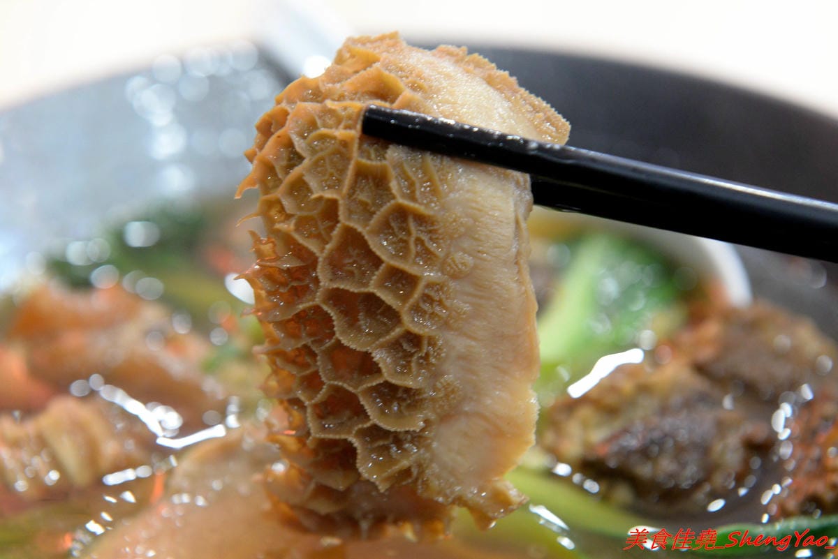 [台中沙鹿]清一色牛肉麵 – 沙鹿也有清一色牛肉麵了,內用免費加麵加湯無限次數,還有珍珠奶茶喝到飽,省錢學生族的愛店,推薦牛肉麵,還不錯吃。(已歇業)