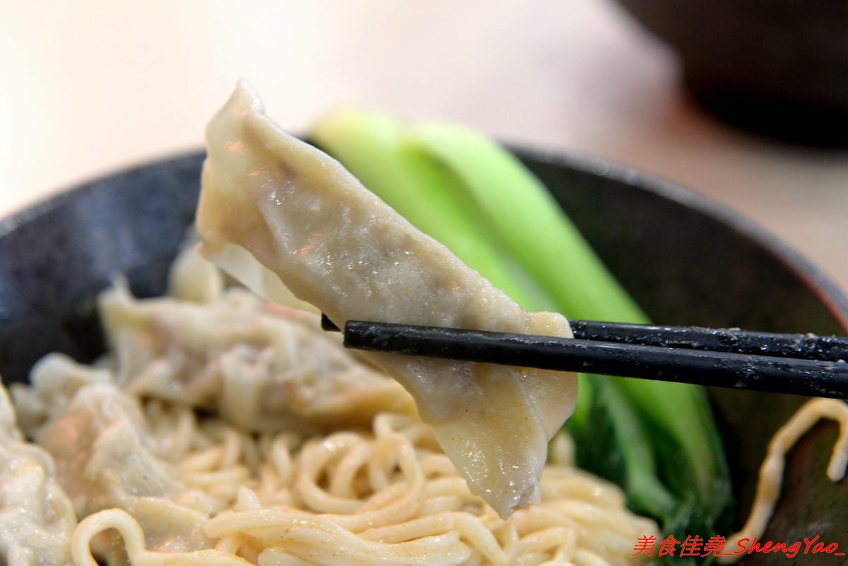 [台中沙鹿]清一色牛肉麵 – 沙鹿也有清一色牛肉麵了,內用免費加麵加湯無限次數,還有珍珠奶茶喝到飽,省錢學生族的愛店,推薦牛肉麵,還不錯吃。(已歇業)